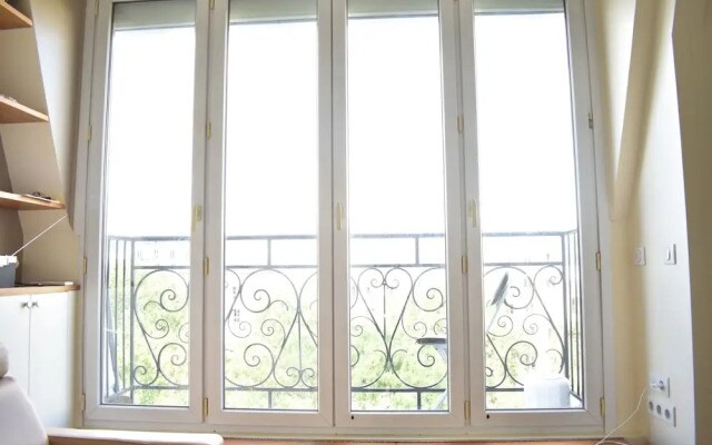 Bright Studio Apartment With High View