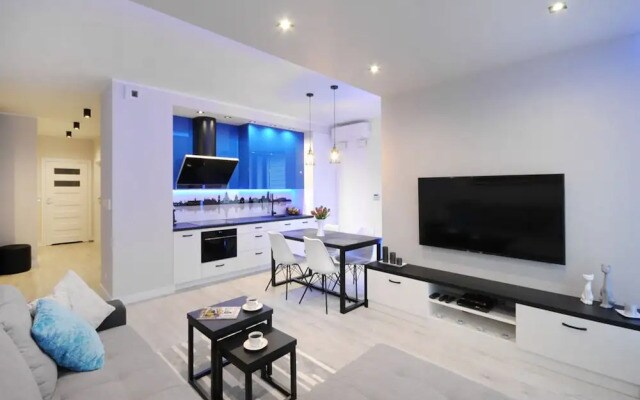 P&O Apartments Solec 13 with AC