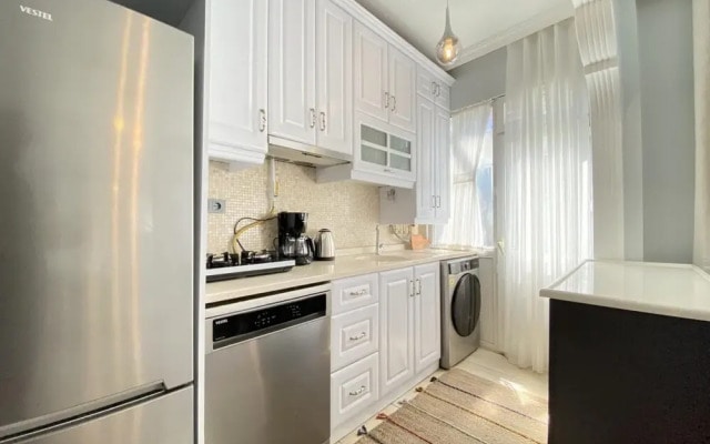 Modern and Stylish Flat Near Taksim Square