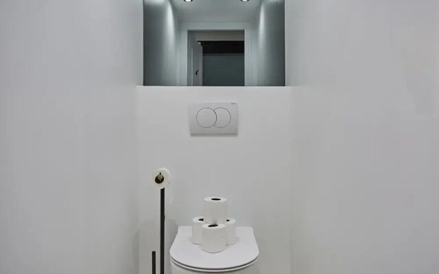 Apartment in the Center of Paris by Studioprestige