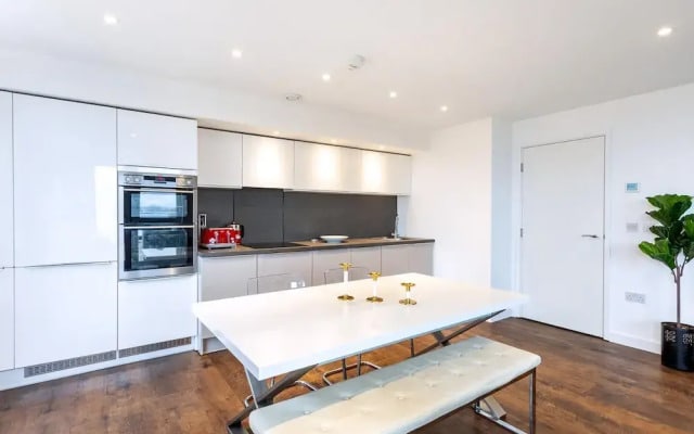 Stunning Brentford Penthouse
