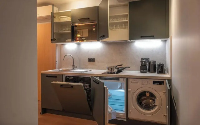West Paris Suite