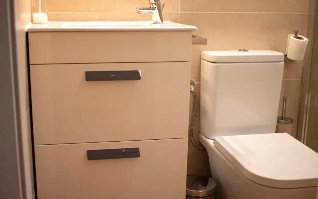 Comfortable Apartment Park Guell