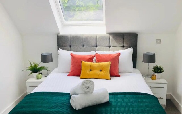Shield Penthouse Loft - 2 Bedroom Luxe Large Apartment