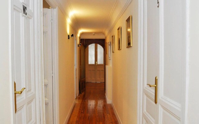 Grand Via House