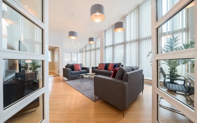 Roomspace -The Courtyard Penthouse