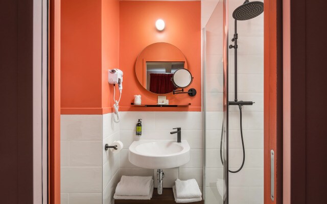 Archetype Etoile Hotel