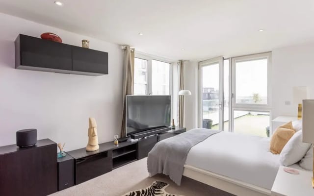 Stunning Brentford Penthouse