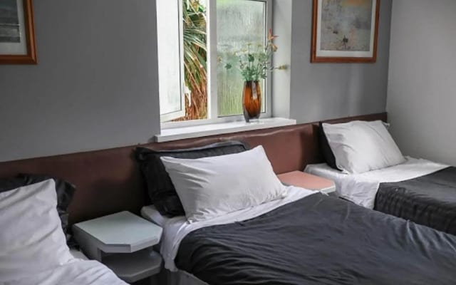 Hotel 261