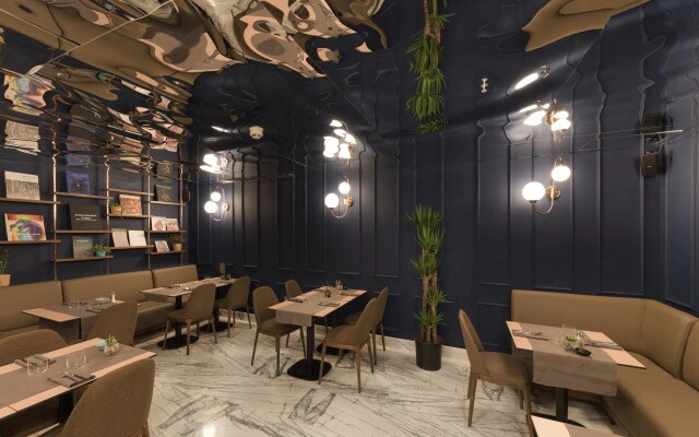 Endless Art Hotel