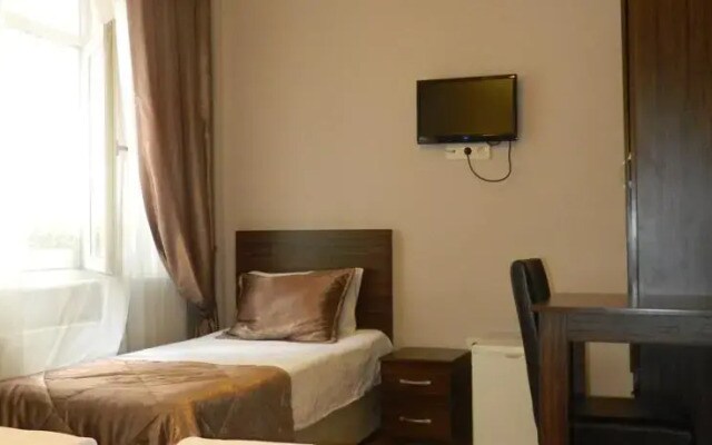 Adelya Hotel Old City