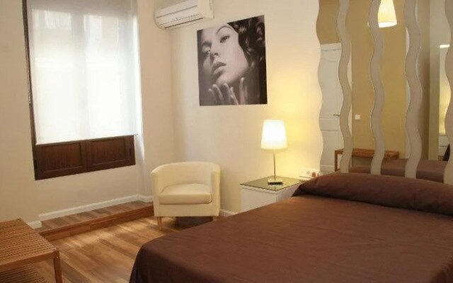 Room Pride Hostal