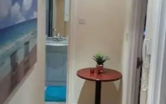 North End Road Apartment