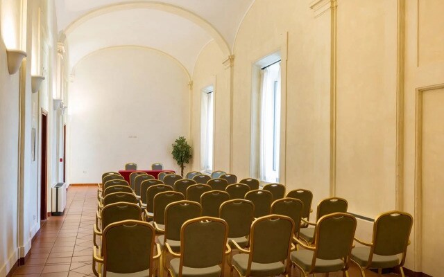 Отель Domus Sessoriana