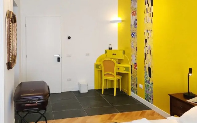 Prisma Rooms