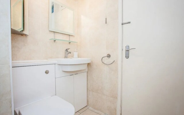 Quiet 3 Bedroom Apartment With Stunning Views