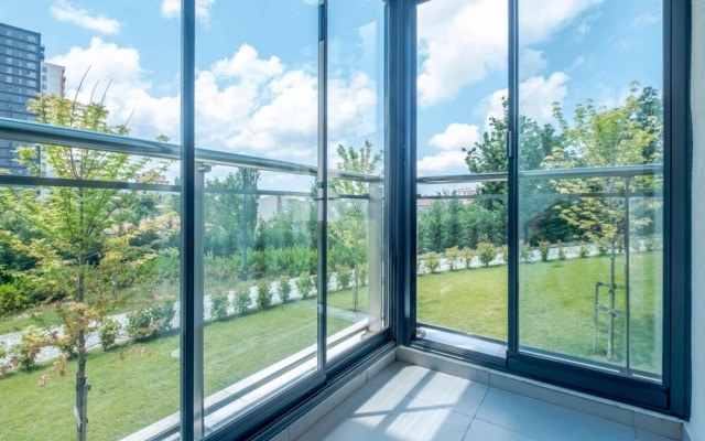 Elegant Flat With Balcony in Kartal