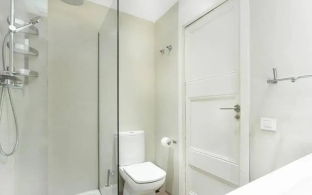 4bedroom apartment with a balcony in Las Ramblas 3 2