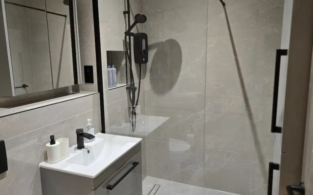 Finchley Stylish 1-Bed | Great Location