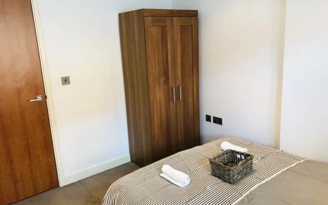 2bed 2bath apartment in kings cross
