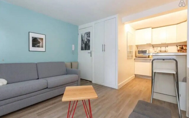 Bright Studio in Paris 18th