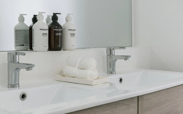 Modern & Chic 2BR/2BA apartment in trendy Chueca