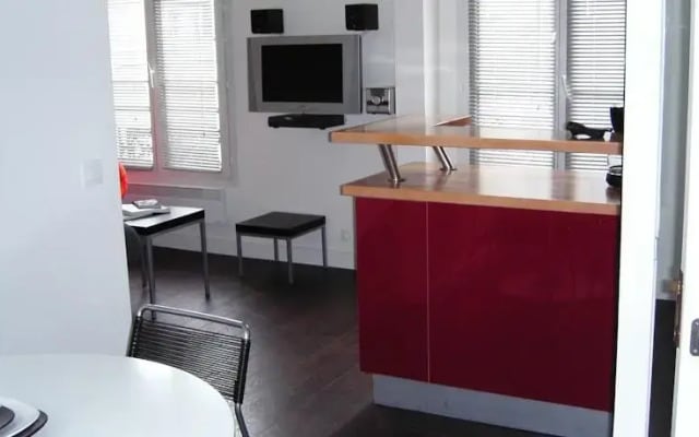 Sevigne apartment