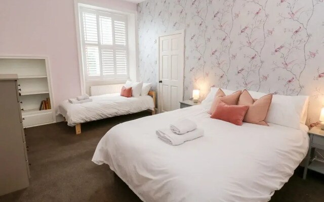 The Old Post Office - Pet Friendly Group Stays in Holmfirth