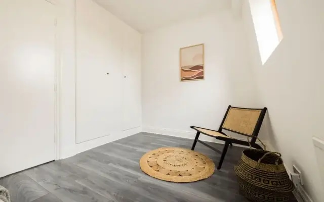 Stylish 2 Bedroom Apartment - Shepherd s Bush