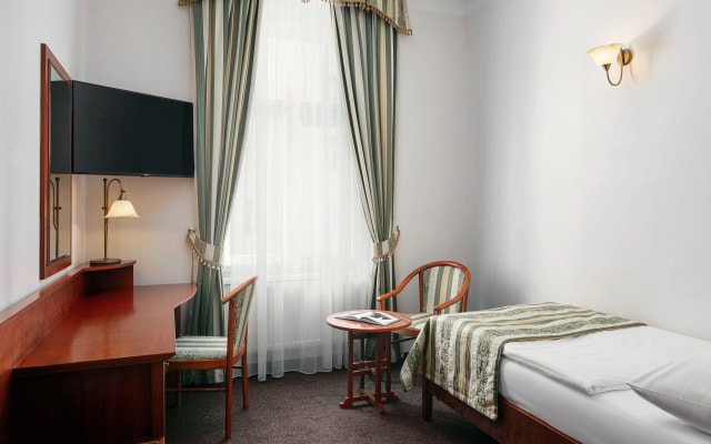 Amigo City Centre Hotel