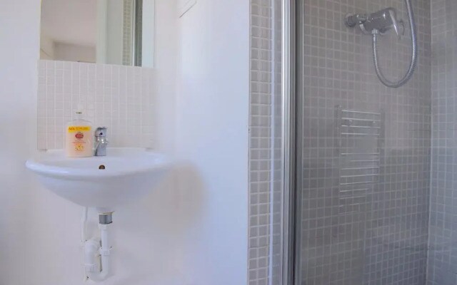 Spacious 2 Bedroom in Shepherds Bush With Patio