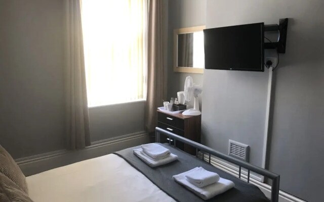 Barlow Place Apartment
