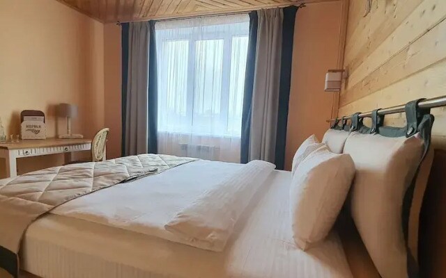 Falvarak Kupala Hotel