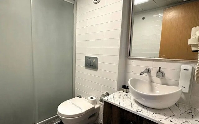 Mad Sea Hotel