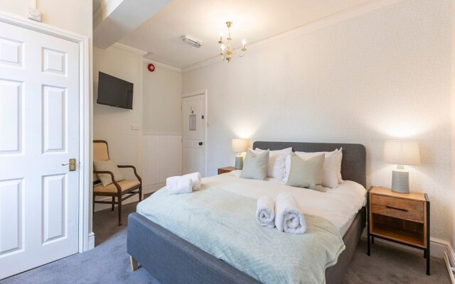 Standard Double Suite