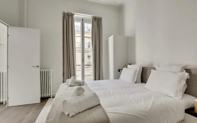 Modern Apt 3bdr/3bath - Louvre Museum/Tuileries