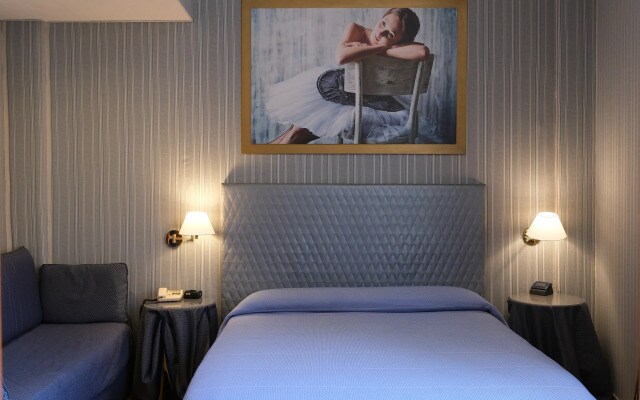 Hotel Lirico