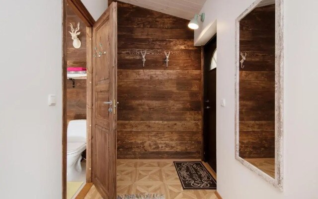 Cute apartment, next to old town, with free parking