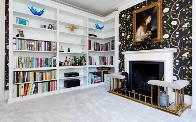 Classical Style near Battersea Park