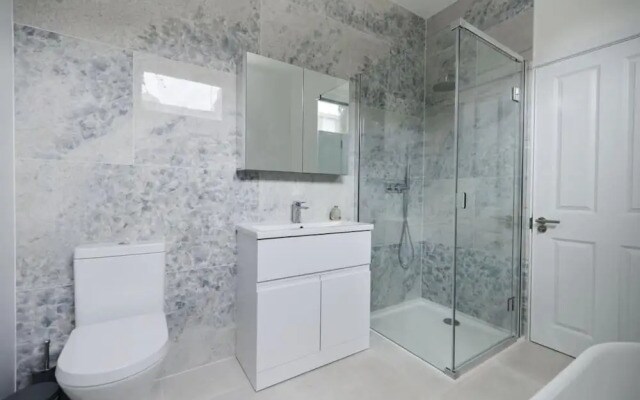 The Hammersmith Nest Lovely 3bdr Flat With Parking Patio