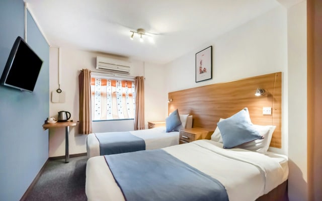 Arinza Hotel, London Ilford