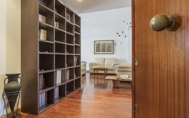 Portaportese Wooden Flat