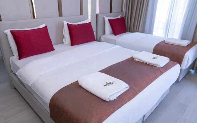 Cetin Port Hotel