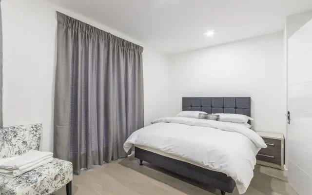 Canning Town Apartment - Hostel