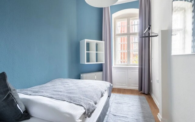 Primeflats - Huge Apartment at Gasometer 17