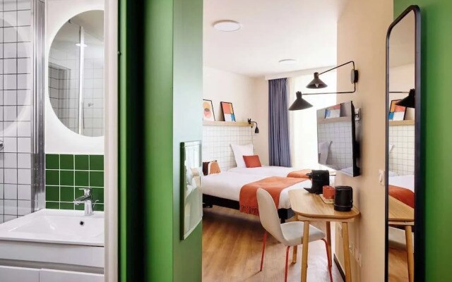 Hife Paris Issy