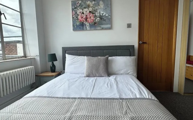 Camden Skyview Quality Apartment