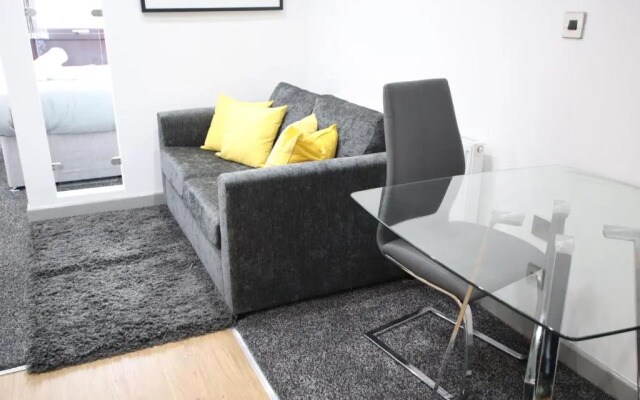 Halifax House, Studio Apartment 214