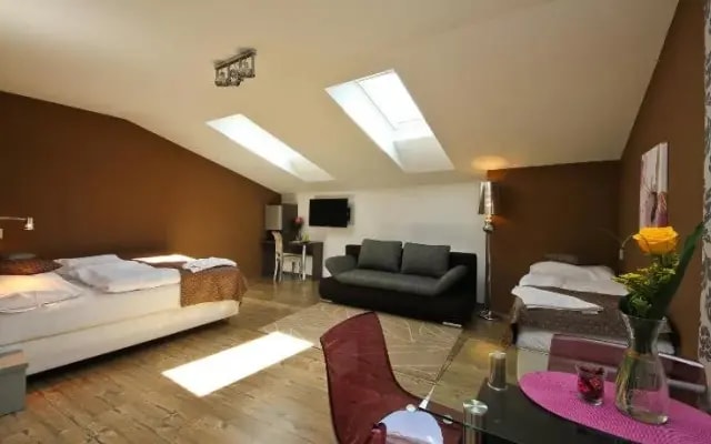 Suites & Apartments U Trí hrusek