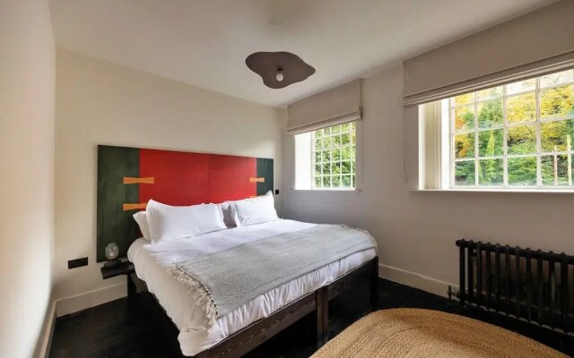 Historic Retreat in Peak District by River Dane